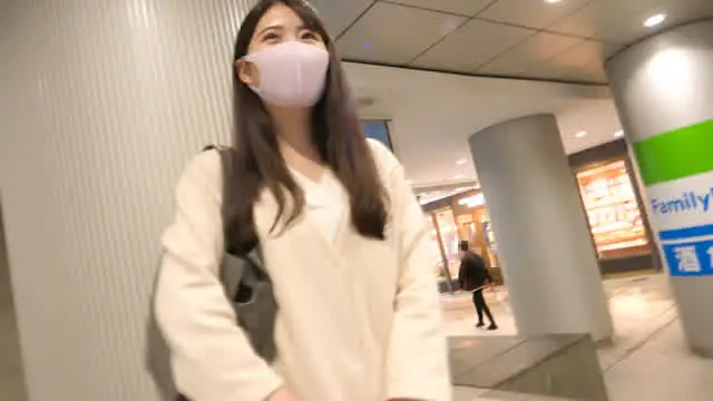 SNSで知り合った女性と… 黒髪清楚な不動産OLが乱れまくる！！
