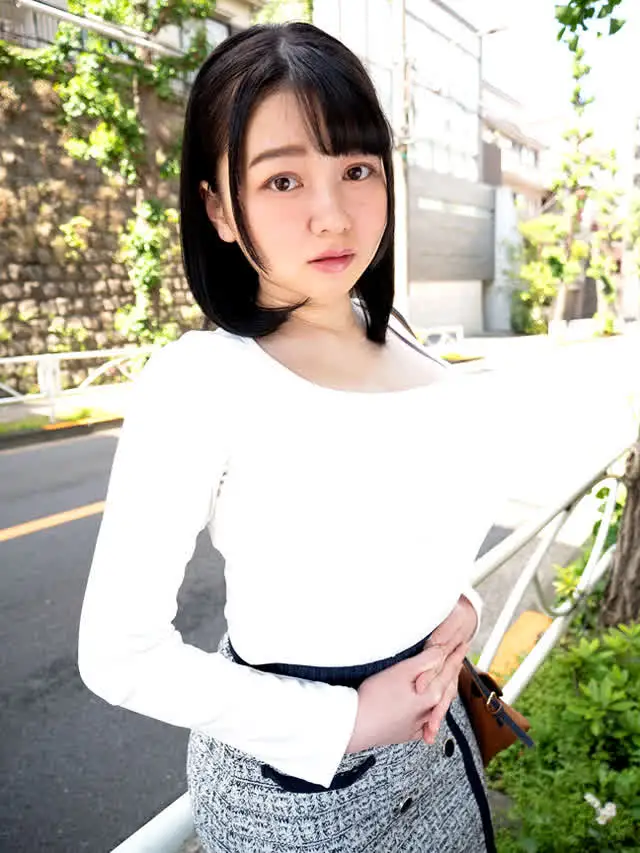 一流OLの正体を暴く！！… 脱いだら卑猥な爆乳でこんなドスケベ女です。芽以