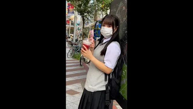 コスプレ衣装の制服を着用… 制服コスプレ姿の潮吹き天使（19）降臨！！