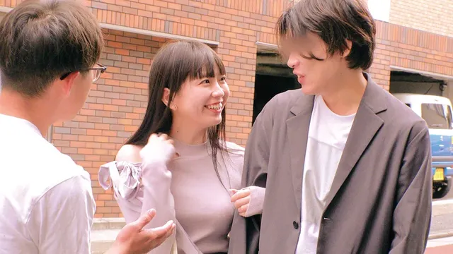 町で声をかけた大学生カッ… 女子大生カップルが挑戦！なりきりダッチワイフゲーム！