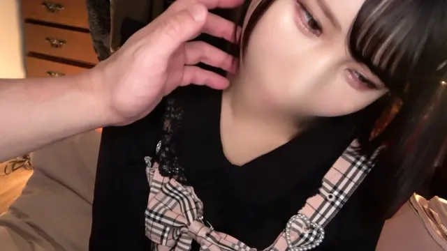 学校卒業してからプラプラ… アプリで出会ったお金大好き激美女ニートと自宅個撮！