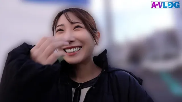 仕事中に職場の倉庫でおも… 僕のセフレは仕事中でもえっちな事が拒めない