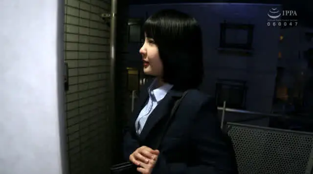 生命保険会社に勤める恵子… 発禁 02 生命保険営業 恵子（26）
