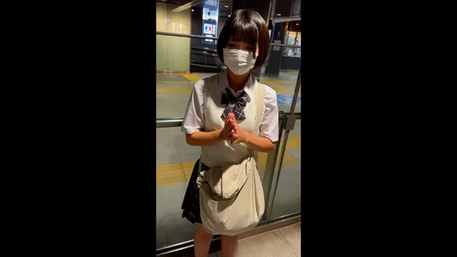 ※この作品は成人に制服の… 【初撮影】黒髪ショートの初々しさ溢れる天然素材！