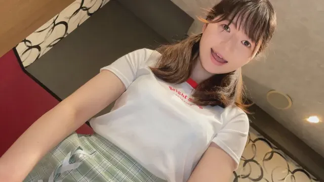 148cmの小さなカラダ… 乳首舐めもフェラも生ハメだってやってみたいお年頃