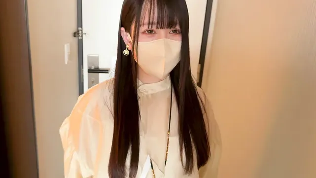 高級会員制裏風俗。大金を… 潜入！裏風俗！清楚系アイドル歌手との密会映像！