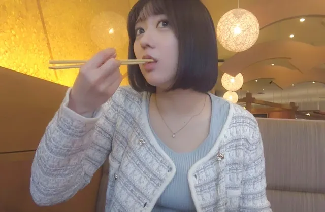 川崎から新宿に来たばかり… 出勤前に中出しさせてくれる美脚すぎるキャバ嬢 まりの