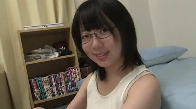 地味な容姿に小さな胸、何… 大人しい地味子に中出し24