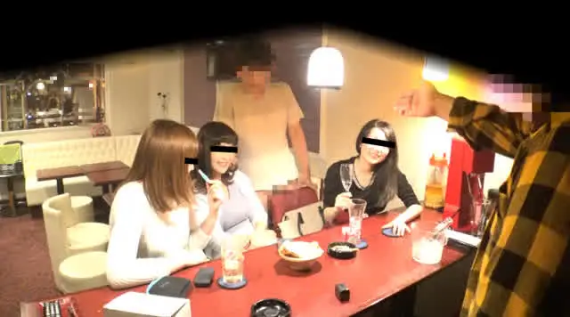 「みんなフェラの時、口に… 合コン終わりの女子大生3人！へべれけ乱交突入！
