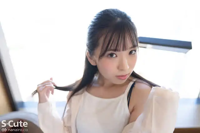 ウエストが51cmしかな… S-Cute ゆい（18） 潮吹きまくりのパイパン娘に顔射SEX