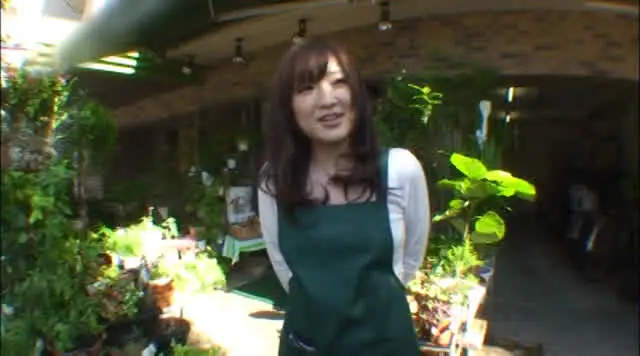 街で噂の美人店員の元へ男… 完全ガチ交渉！街で噂の、ウブな看板娘を狙え！03