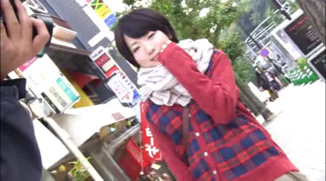 別作品のナンパ隊が原宿で… 原宿に居た素人お嬢さんをAVデビューさせちゃえ！