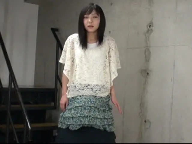 趣味はありますか？特技は… 立ちクンニされながら質問に答える女【十五】