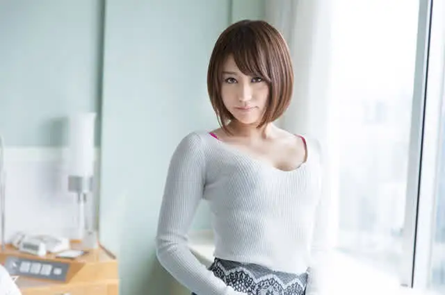 どこか非日常的な艶っぽさ… S-Cute hitomi（2）