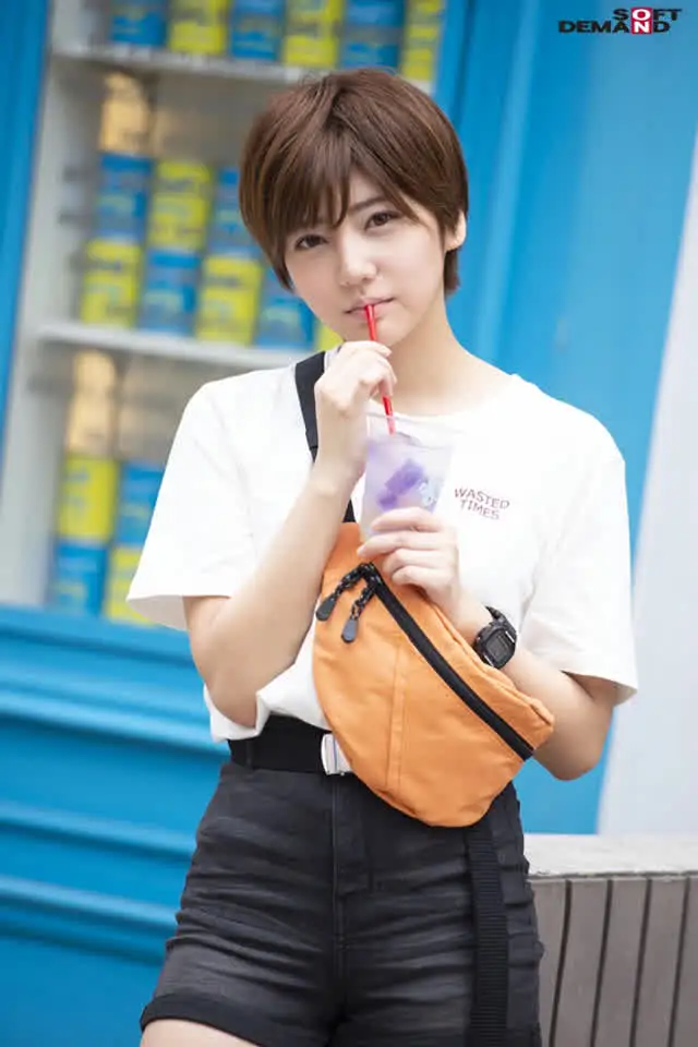 ボーイッシュなロードバイ… クールに見えてウブで乙女な19才 AV debut 小岩いと