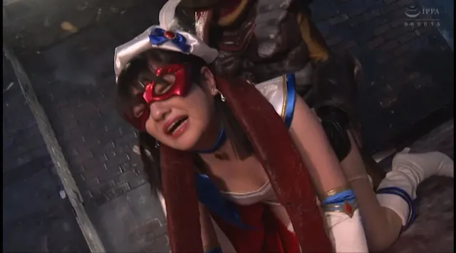 街の平和を乱す魔王を退治… 魔法美少女戦士フォンテーヌ 魔装ダークフォンテーヌ