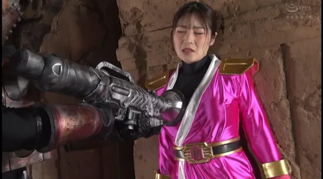 サムライジャーの一人、サ… 武士道戦隊サムライジャー バカップルの玩具になった