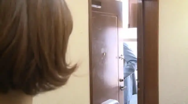 騙された若妻、もう元には… 親戚に輪姦される中出し若妻 あなた、ごめんなさい
