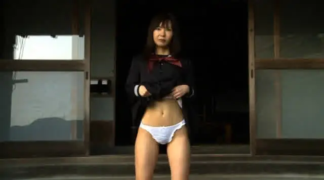 官能小説的リアルエロス。… 中年男、桜満開の春！女学生ロマンセックス