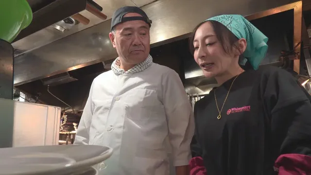 町中華の昭和オヤジが絶倫… 行列がすごい街中華の日常とSEX!~姉編~