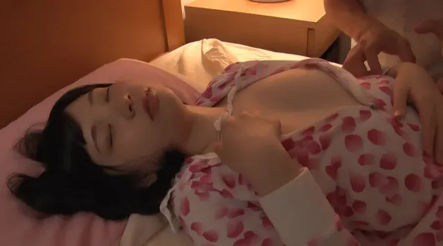 義理の娘は義父が苦手だ。… 再婚相手の連れ子が私の再婚の目的だったのです…