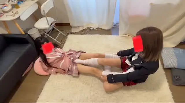 菜々子「マネージャーも電… ふうかと菜々子の電気アンマの掛け合いっこ！