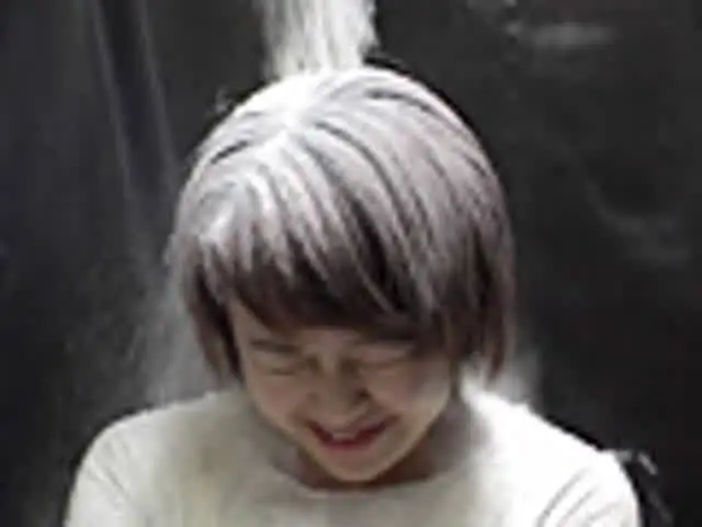 小麦粉にまみれてみたいと… 粉かけ娘 FLOURY GIRLS
