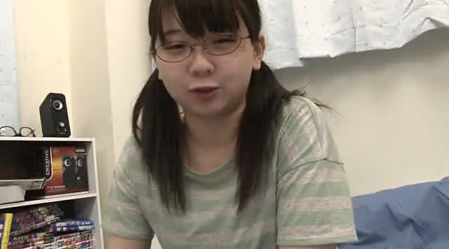黒髪で眼鏡、性格も明るい… 地味子は隠れ巨乳30 まなみ