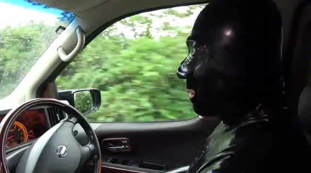 変態のカップル、二人はラ… Rubber Fetish World～野外露出ラバーSEX～