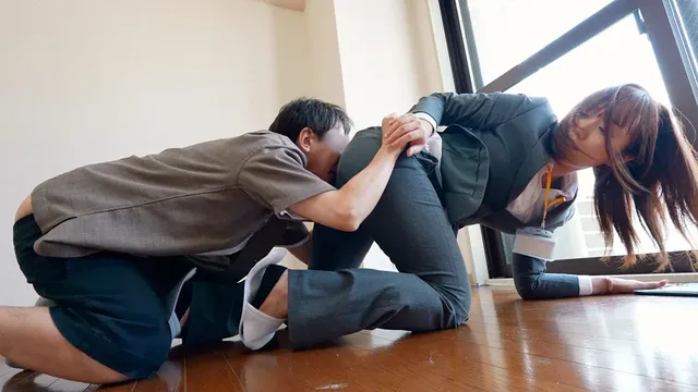 「また私のアナル味わって… ピタパンOLアナルを即クンニ！