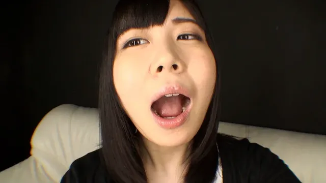 ゆずりはえなちゃんにカメ… ゆずりはえなちゃんの舌・口内自撮り