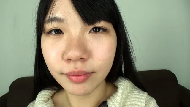本物素人娘の可愛らしいか… 素人娘かなこちゃんの舌・口内自撮り