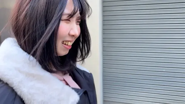 鼻フェチ女性たちがM男に… おっぱい大きめ童顔女子がM男に濃厚鼻フェラ