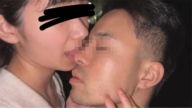 路上駐車場の隅に立たされ… No.02 路上駐車場の隅にて顔舐める。