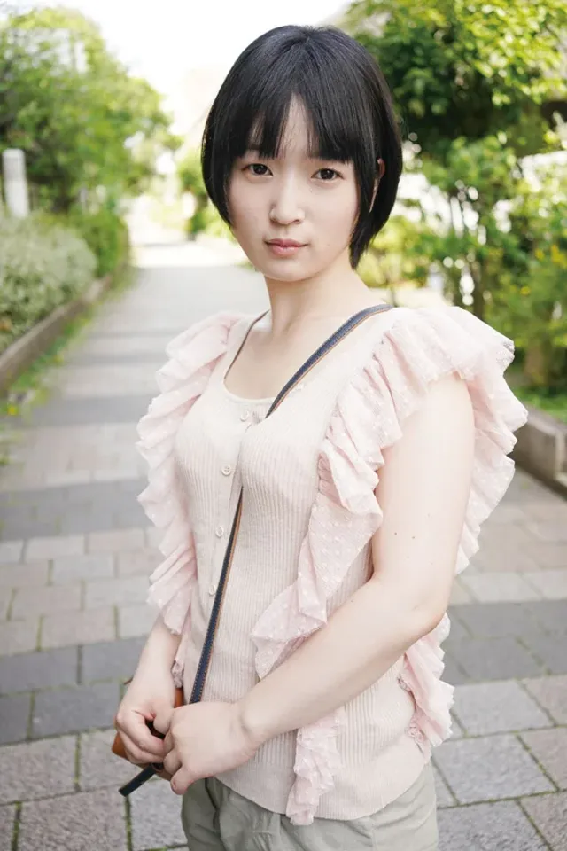 小柄なのに性に貪欲な変態… 365日ニョキニョキの卑猥な長―い乳頭を持つ彼女