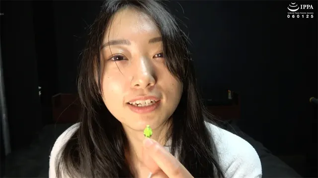 人気女優・江澄ゆゆチャン… 人気女優 江澄ゆゆチャンの巨大女になって舌ベロ攻め！