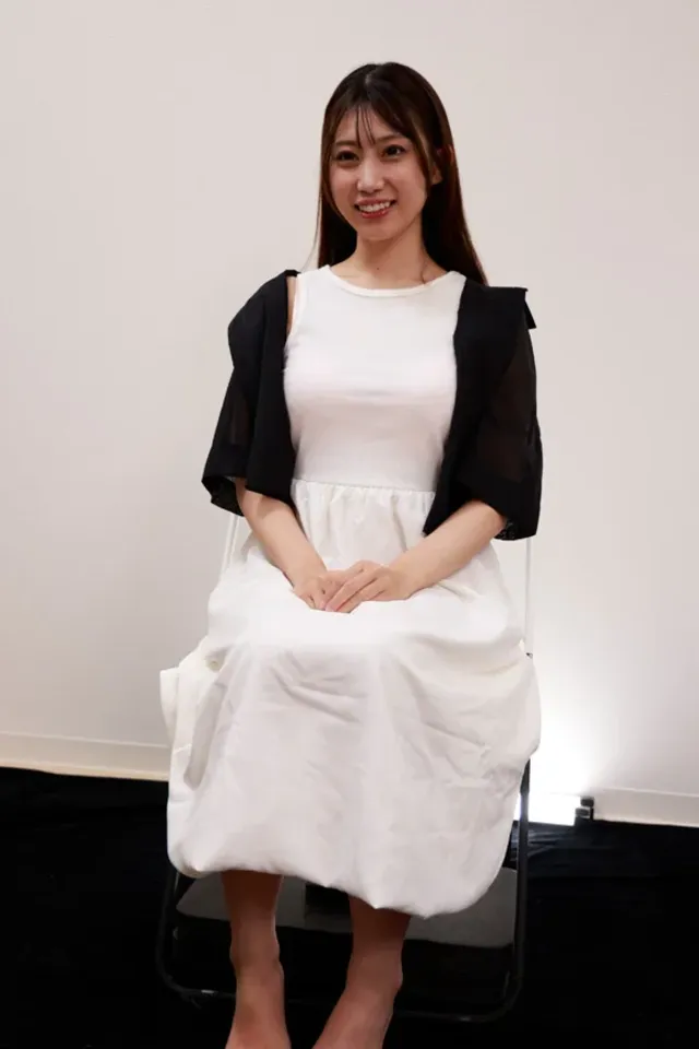 【るるちゃん】性格めちゃ… 剥きたて美尻 シコりたい肉尻にフル勃起