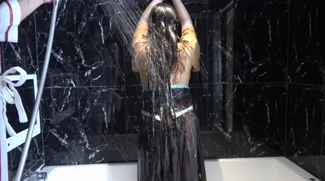 中世ヨーロッパのコスプレ… 黒髪スーパーロングヘアプリンセス シャンプー悪戯