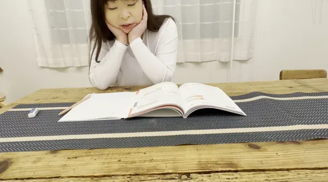 みでぃちゃんノーブラで勉… みでぃちゃんノーブラで勉強