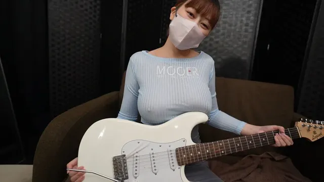 いきなりギターを弾いてい… ギター◯◯コスが流行ってたのでぶっかけ！みずき