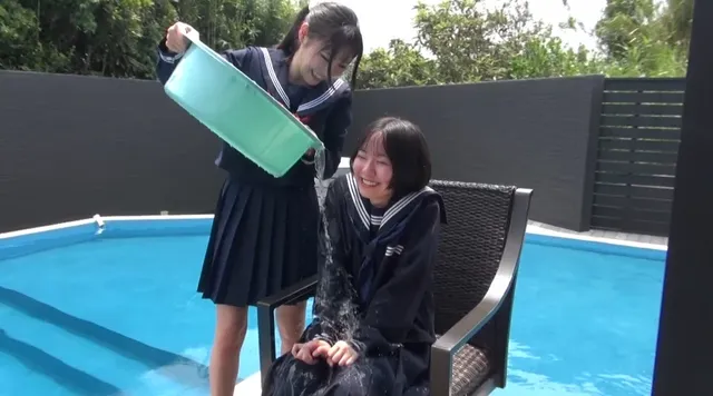 … パチンコ＆紐くじ 2人の水掛祭り