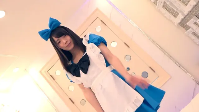 鮮やかなブルーのメイド服… メイド服・切り裂き1