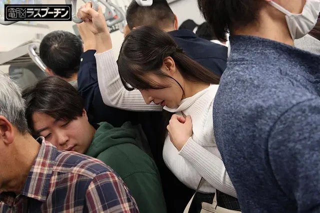 満員電車に乗ってきたのは… 無念の発情してしまった巨乳美女6 広瀬美結