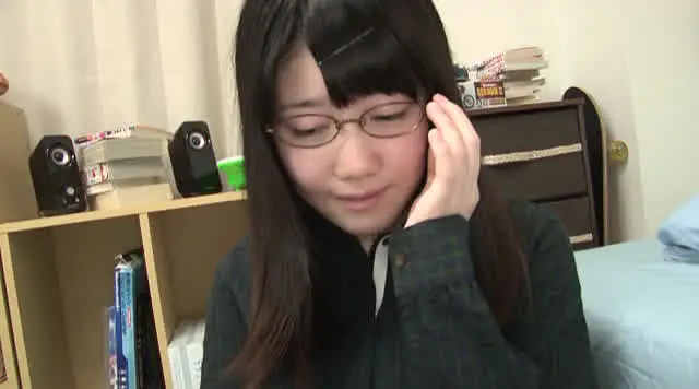 いつも何処にいても控えめ… 隠れ巨乳の地味子に中出し1 もも