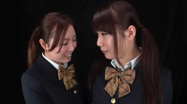 制服の女の子2人の唾液ベ… 制服唾液レズキス 成宮ひより＆千星はるか