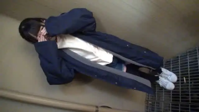 瞳を潤ませて超可愛い！青… ウブなのにフェラが上手くて容赦なく口内発射！