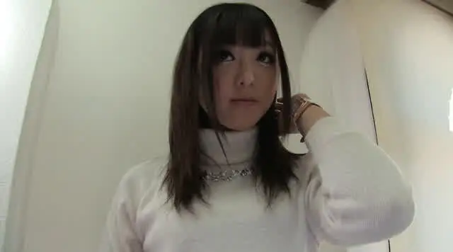 生履き映像をお届けする汁… 内緒でパンツを売ってマ●コを見せる女 JD・ひなた朱莉