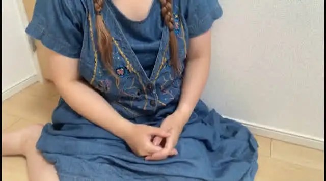 普通の女の子のスネ毛抜き… 普通の女の子のスネ毛抜き－スマホ自撮り◎高橋みずき