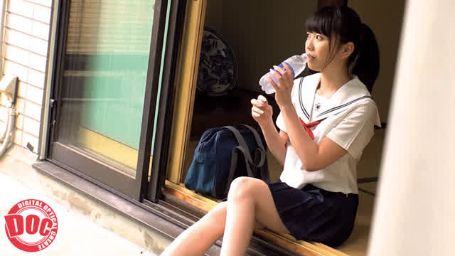 学校も通常に始まり制服も… J○の部屋に侵入。睡眠痴○しておま○こに精子ぶっかけ