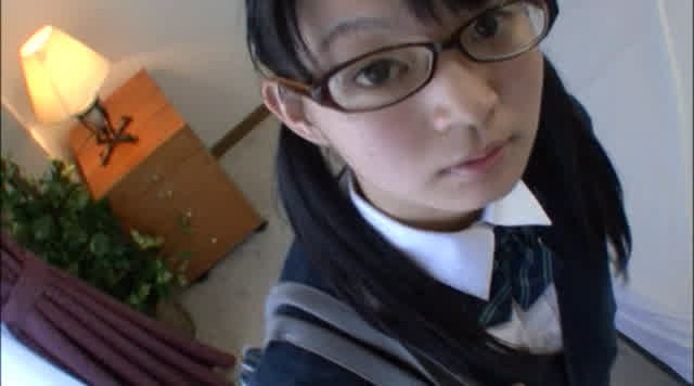 清楚な見た目の女の子でも… 無垢な顔してビッチなJK 援交4時間